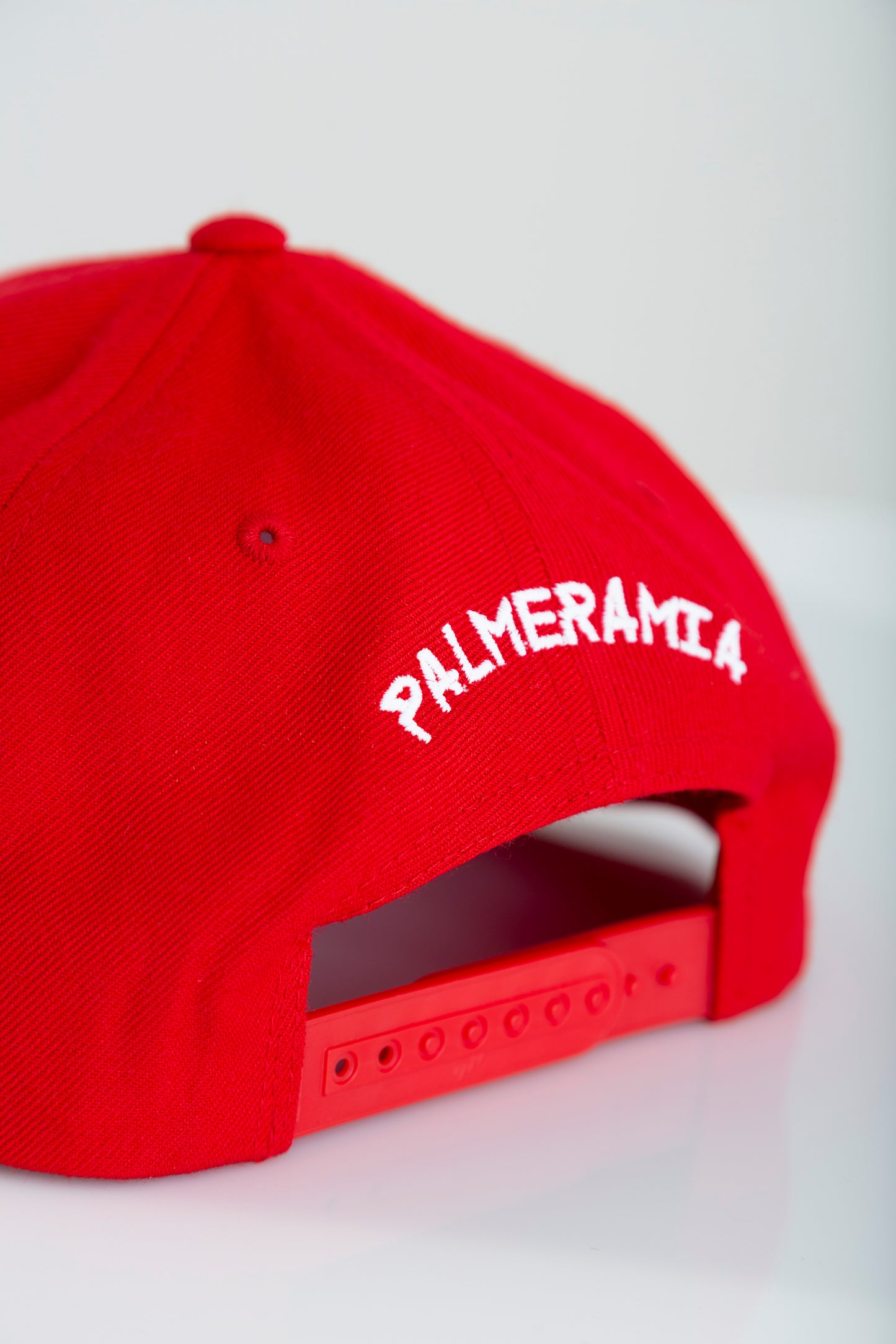 RED CLASSIC SNAPBACK